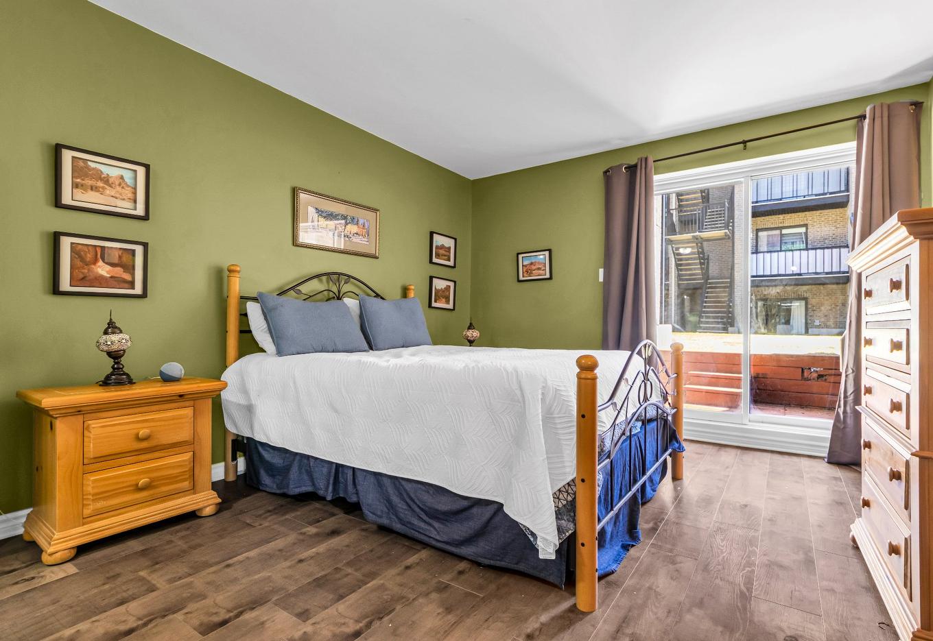 Primary bedroom - 102-3885 Av. Colomb, Brossard, QC - Indoor Photo Showing Bedroom