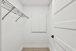 Walk-in closet -