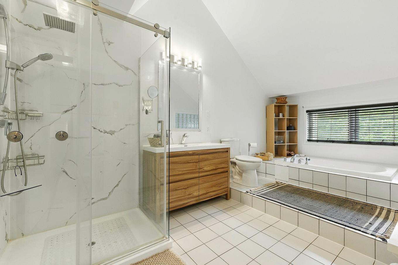 Bathroom - 485Z - 487Z Ch. Du Mont-Loup-Garou, Sainte-Adèle, QC - Indoor Photo Showing Bathroom