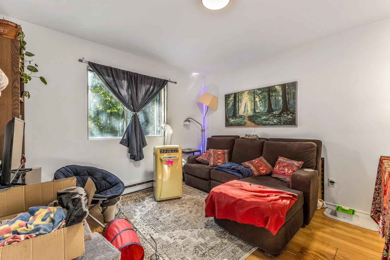 Salon - 185 Rue Brodeur, Vaudreuil-Dorion, QC - Indoor Photo Showing Living Room