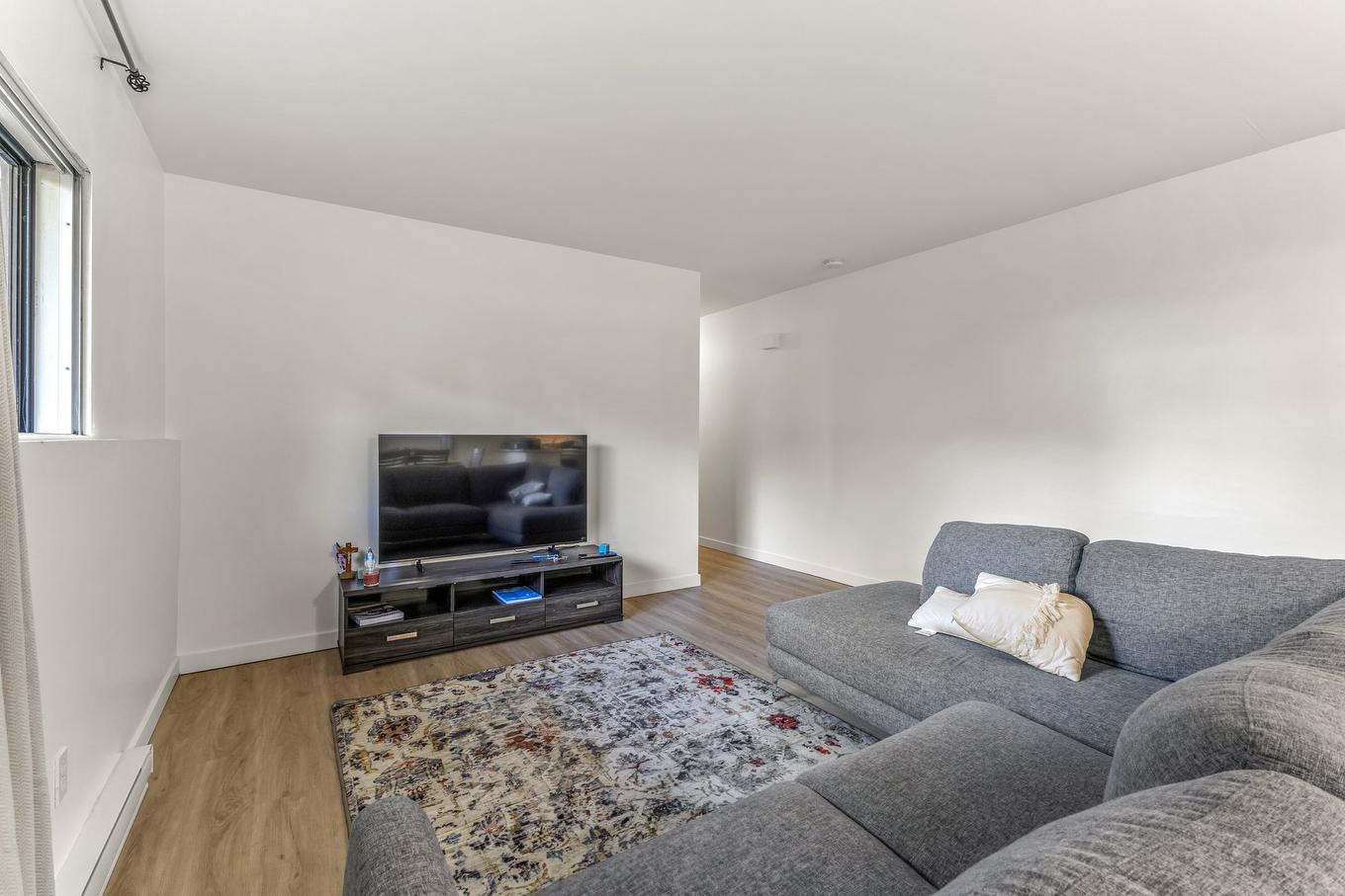 Salon - 185 Rue Brodeur, Vaudreuil-Dorion, QC - Indoor Photo Showing Living Room