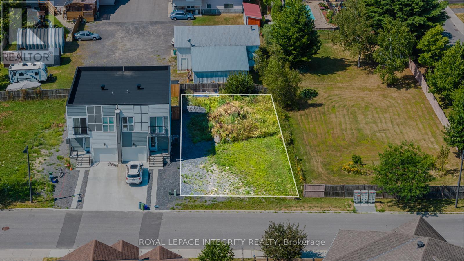 877B Contour Street, Ottawa, ON