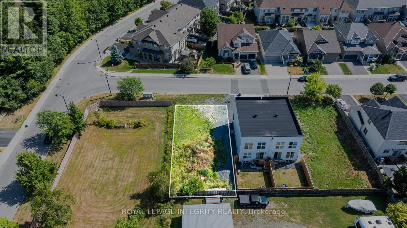 877B Contour Street, Ottawa, ON