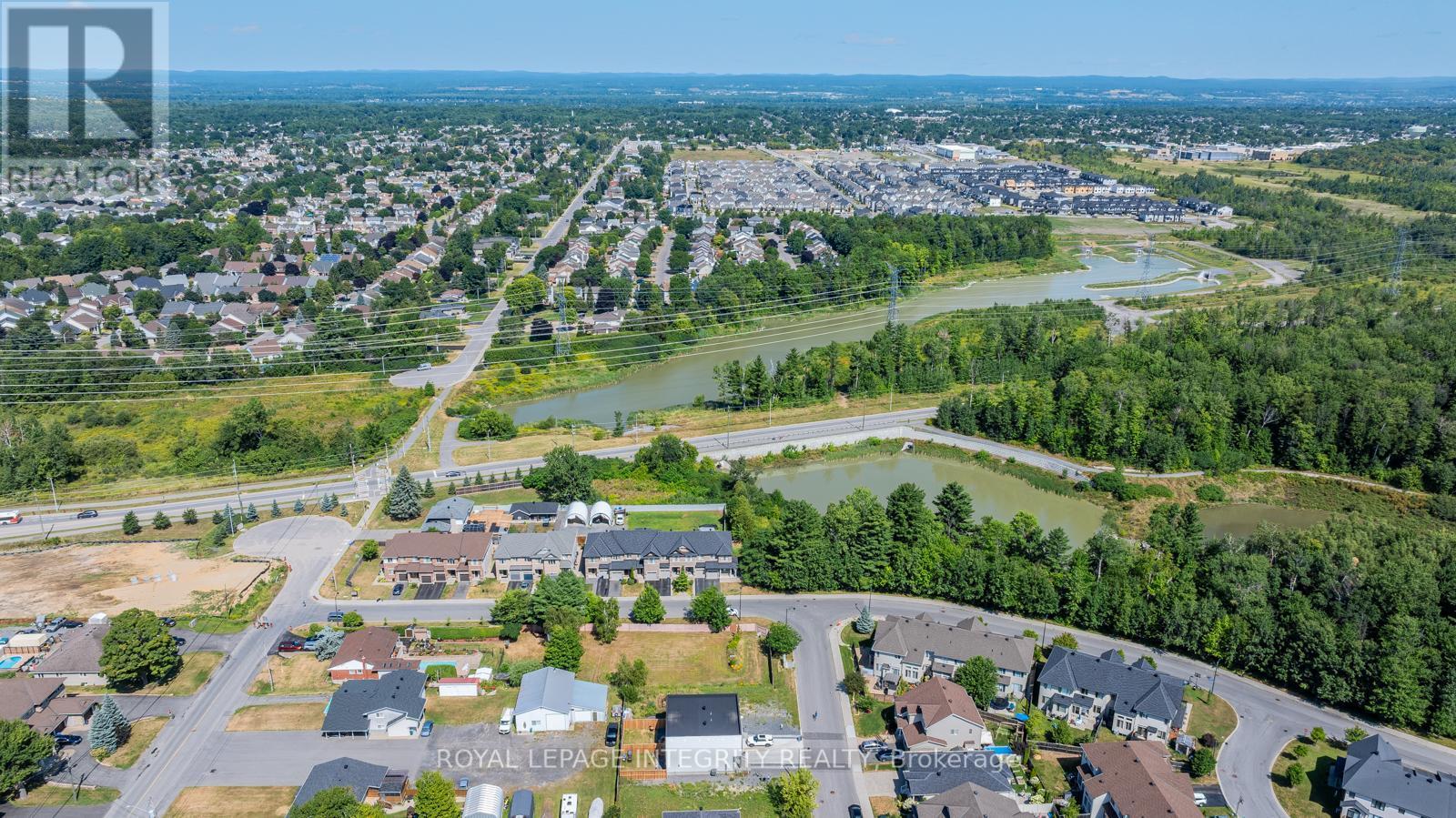 877B Contour Street, Ottawa, ON