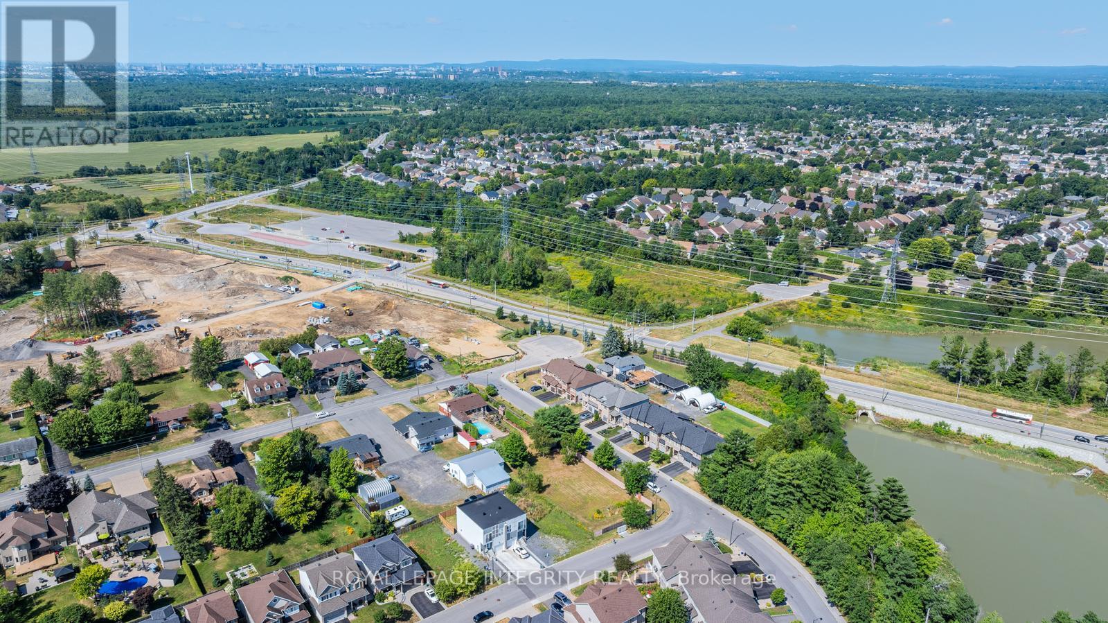 877B Contour Street, Ottawa, ON