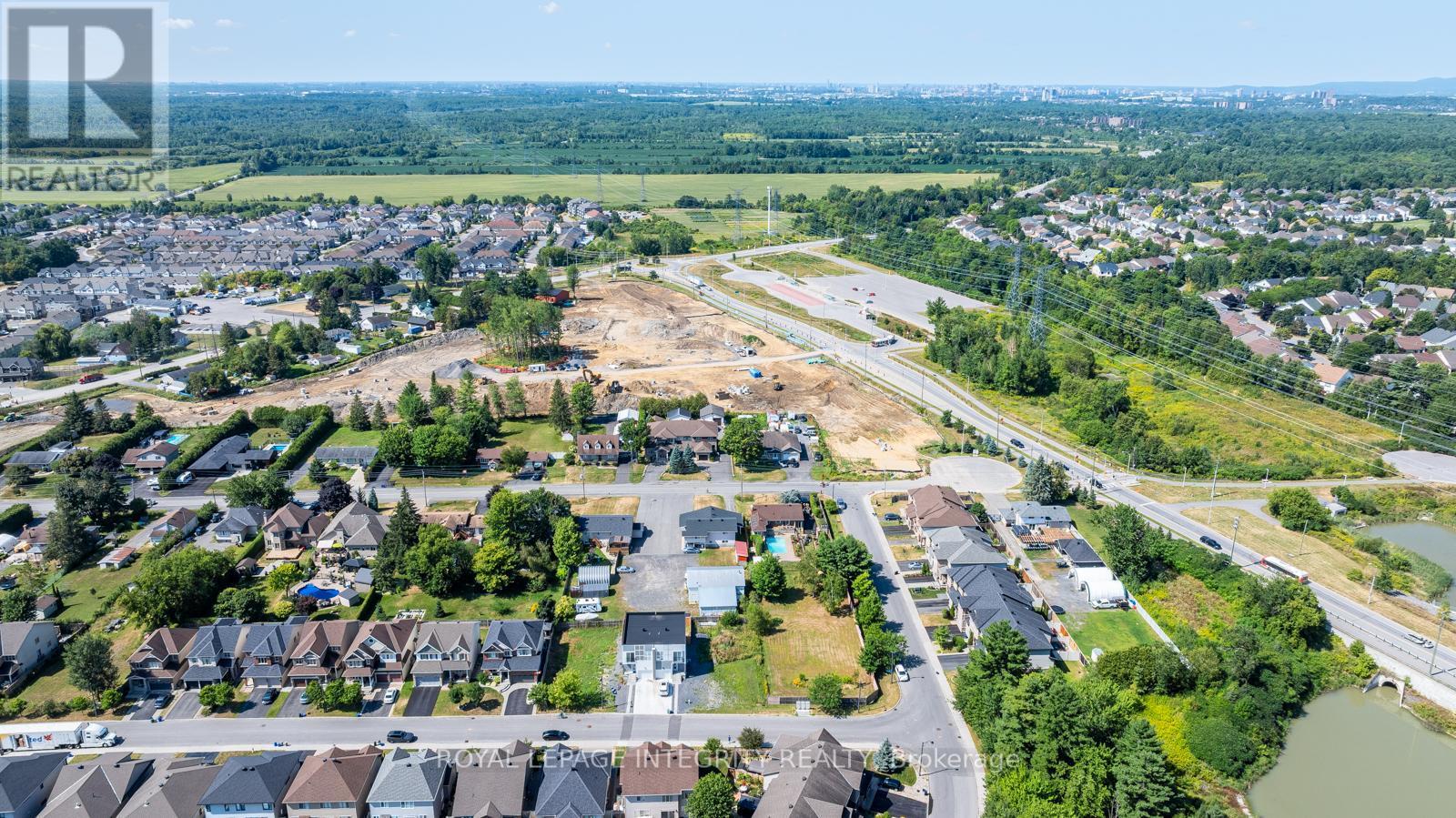 877B Contour Street, Ottawa, ON