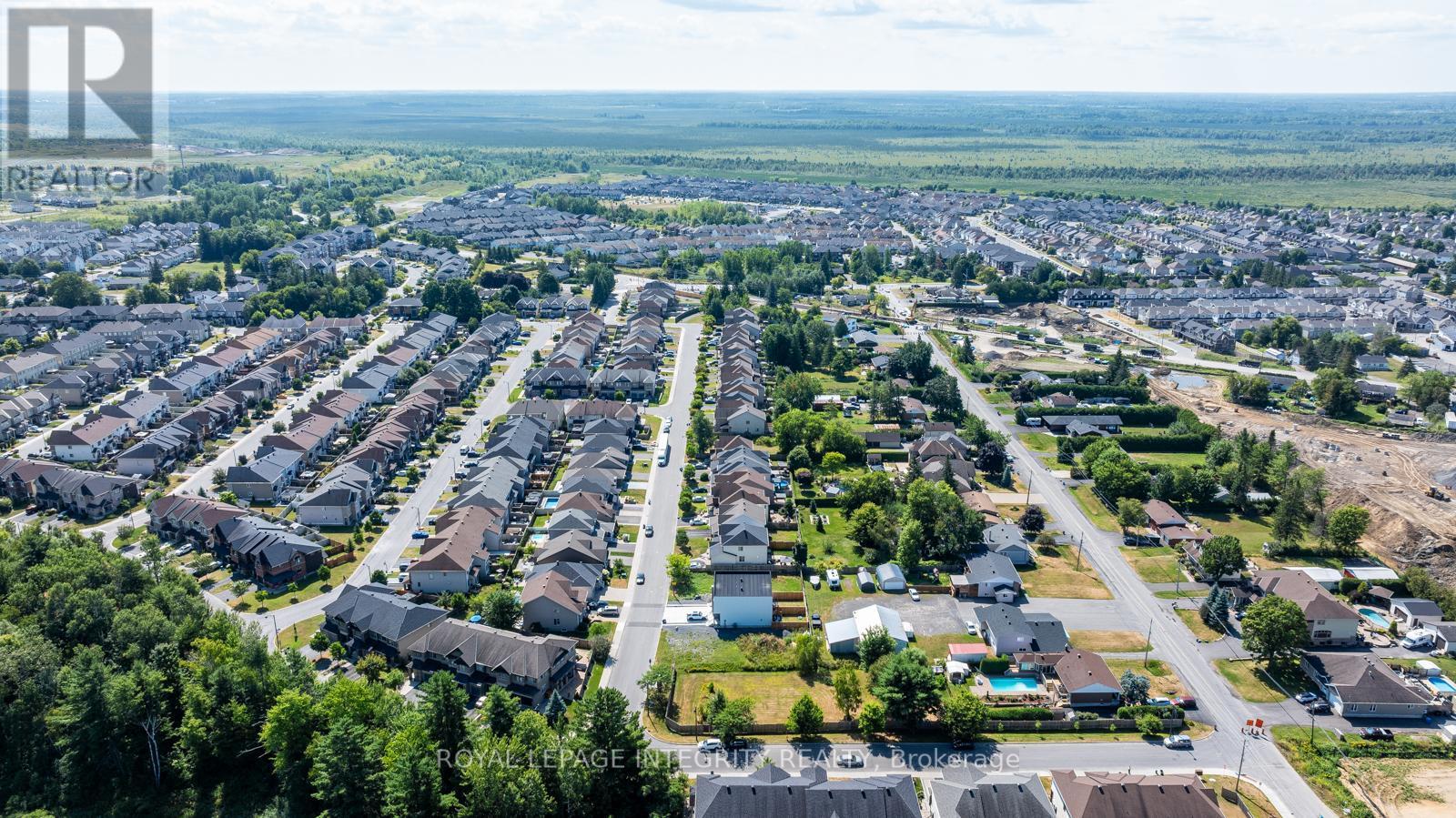 877B Contour Street, Ottawa, ON