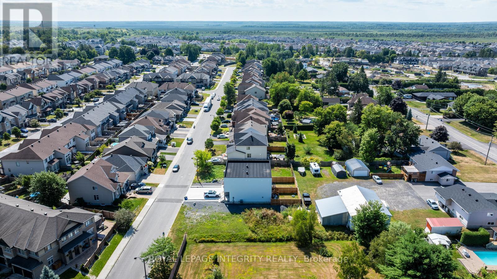 877B Contour Street, Ottawa, ON