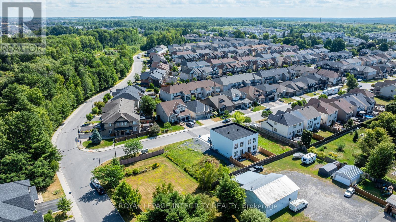 877B Contour Street, Ottawa, ON