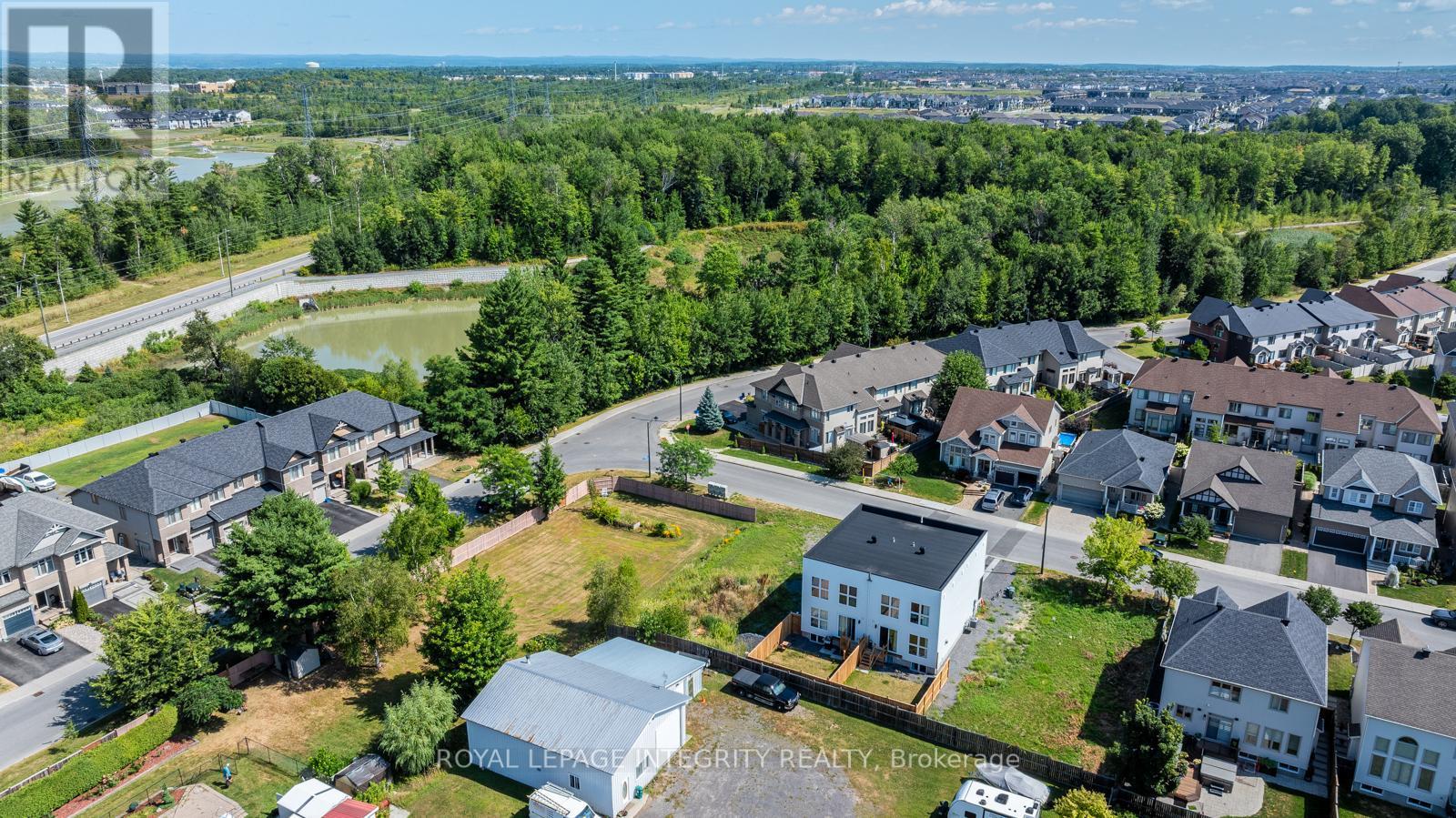 877B Contour Street, Ottawa, ON