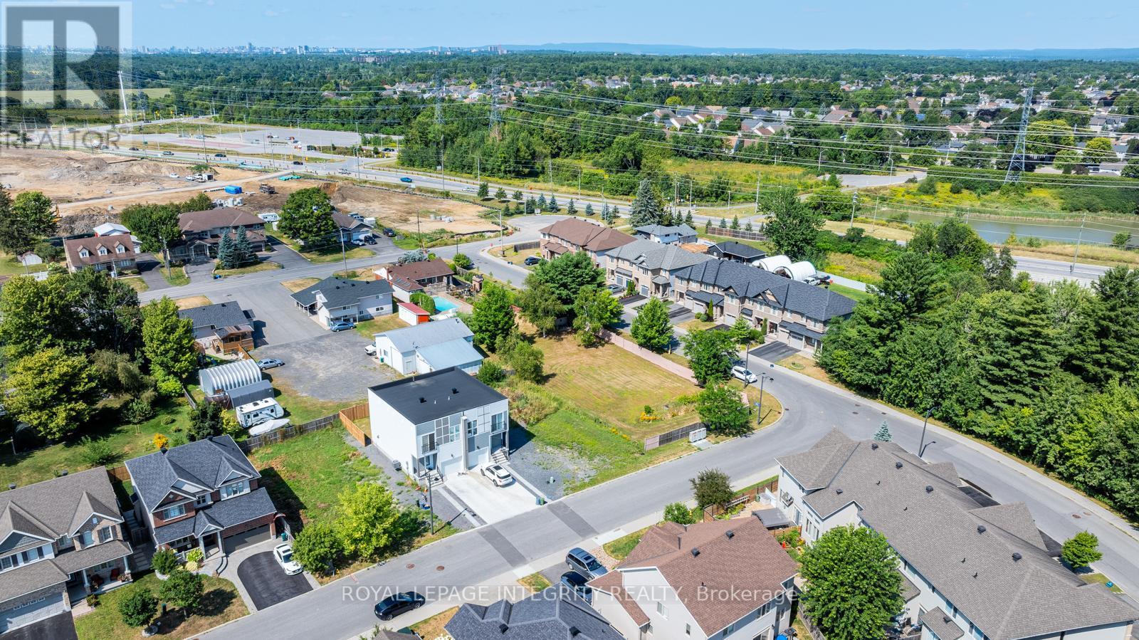 877B Contour Street, Ottawa, ON