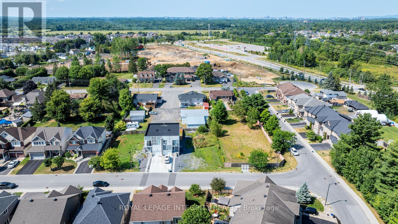 877B Contour Street, Ottawa, ON