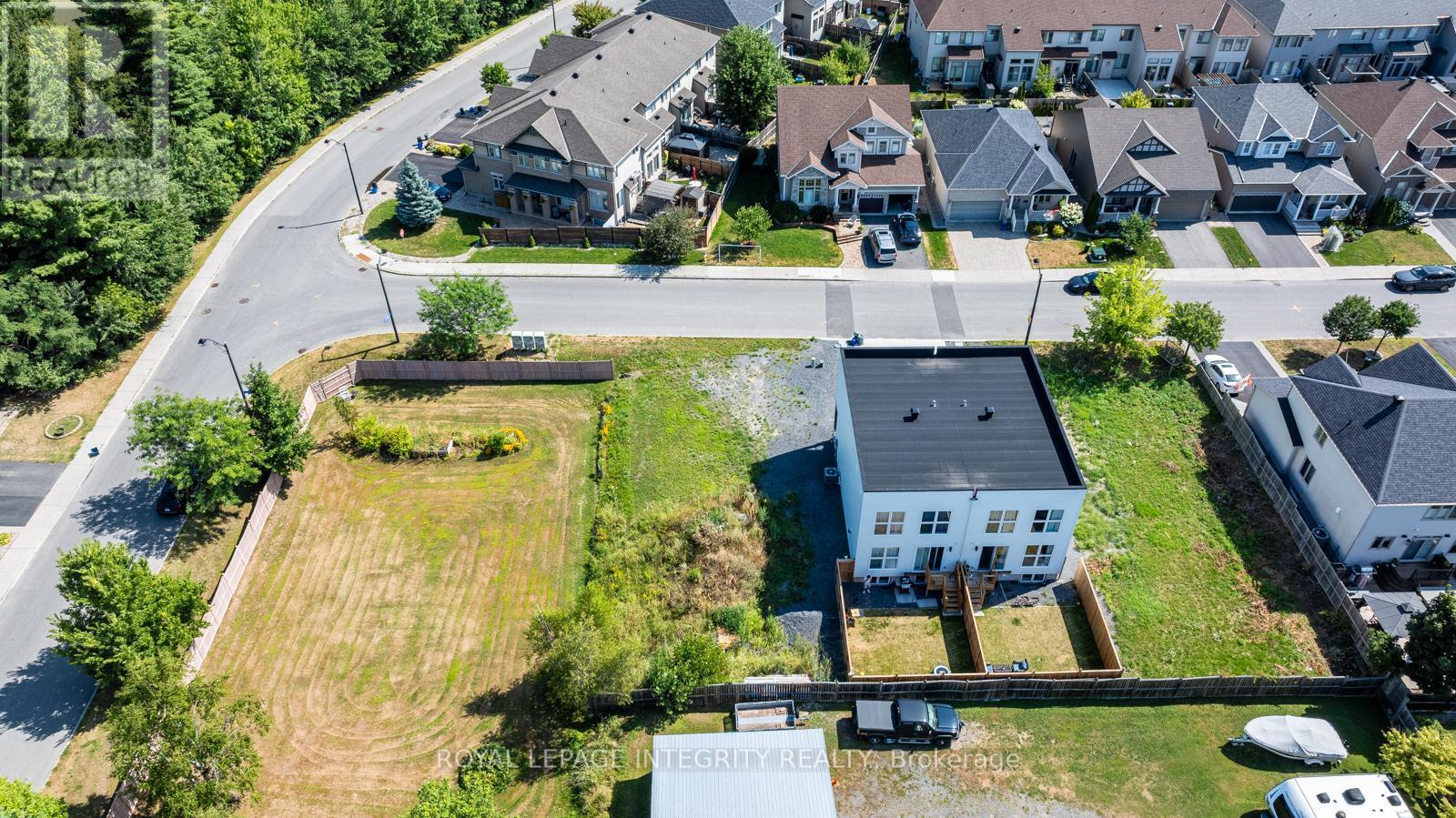 877B Contour Street, Ottawa, ON