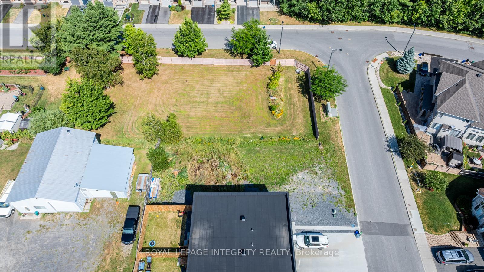 877B Contour Street, Ottawa, ON