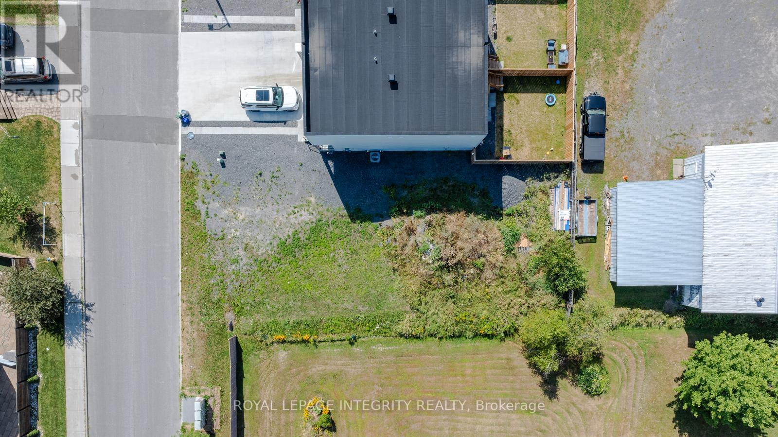 877B Contour Street, Ottawa, ON