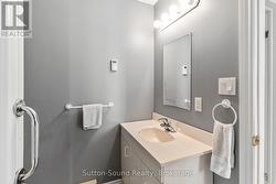 Granny Suite 3pc Bathroom -