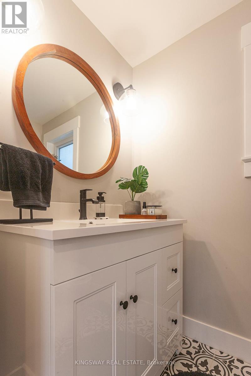 510 Richey Crescent, Mississauga, ON - Indoor Photo Showing Bathroom