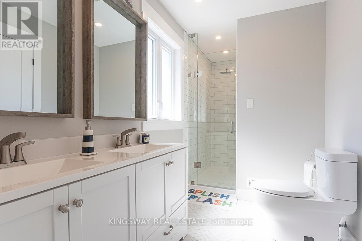 510 Richey Crescent, Mississauga, ON - Indoor Photo Showing Bathroom