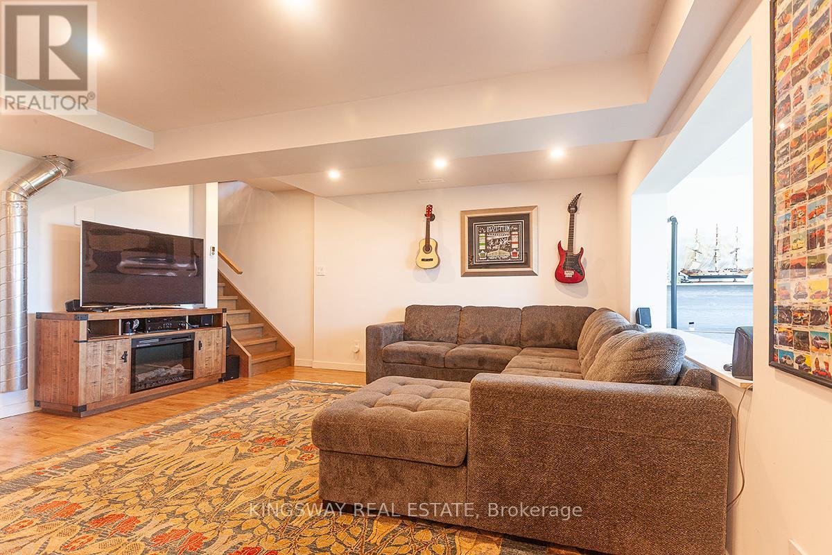510 Richey Crescent, Mississauga, ON - Indoor Photo Showing Living Room