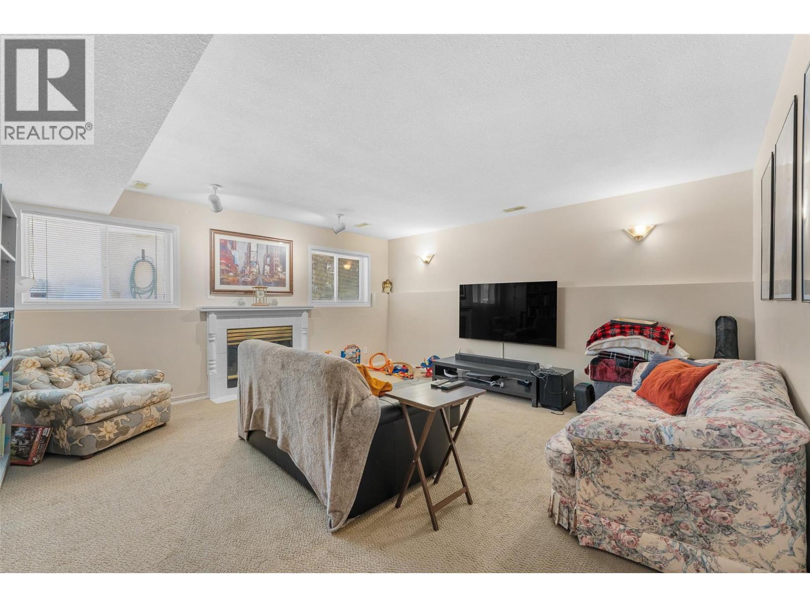 580 Spruceview Place N, Kelowna, BC - Indoor