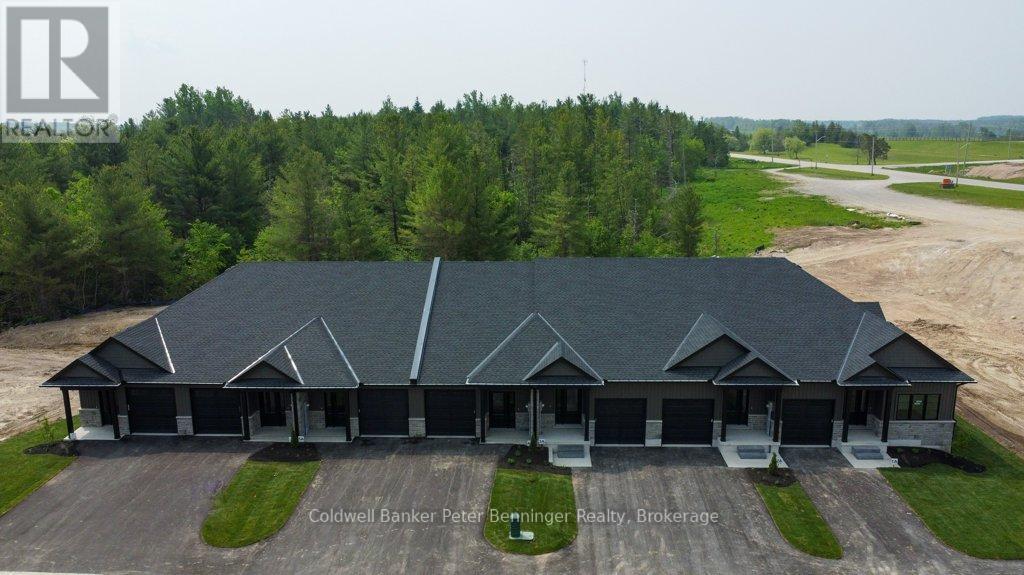 Lovely location near Doc Milne Park - 2 - 305 Arnaud Street, Arran-Elderslie, ON - Outdoor With Facade