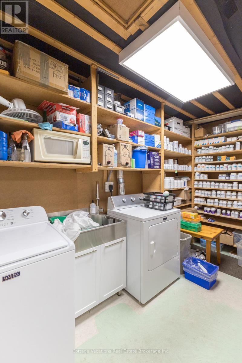 10 Brunel Road, Huntsville (Chaffey), ON