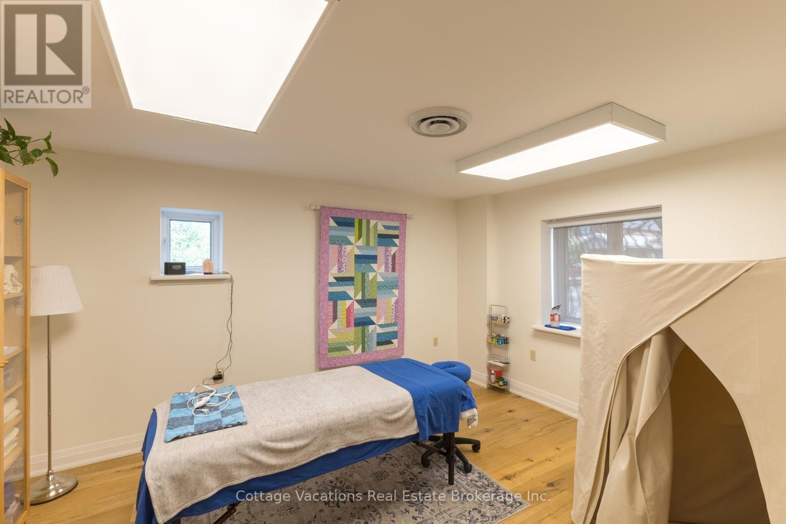 10 Brunel Road, Huntsville (Chaffey), ON