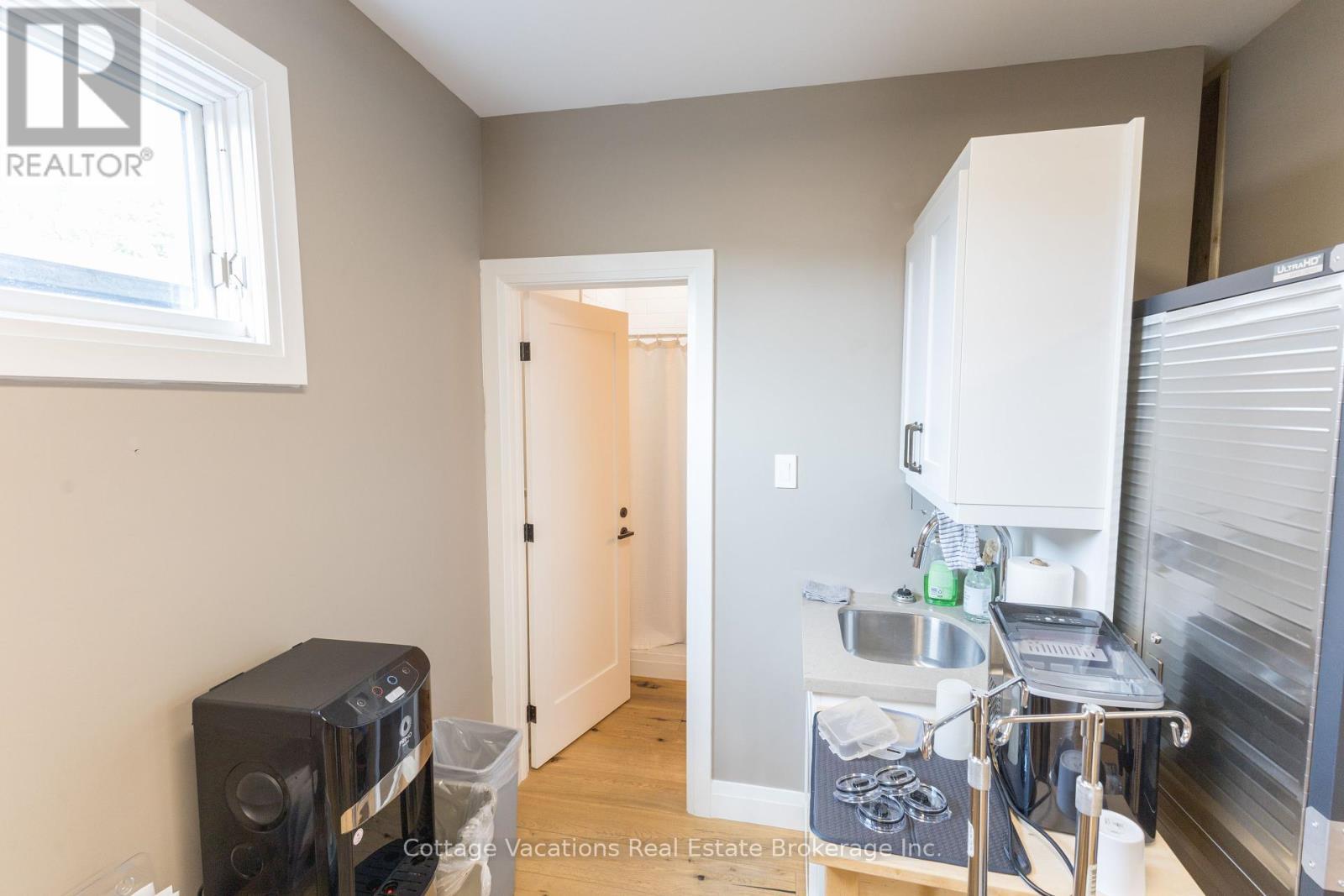 10 Brunel Road, Huntsville (Chaffey), ON