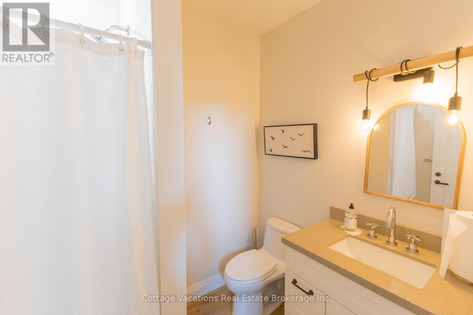 10 Brunel Road, Huntsville (Chaffey), ON