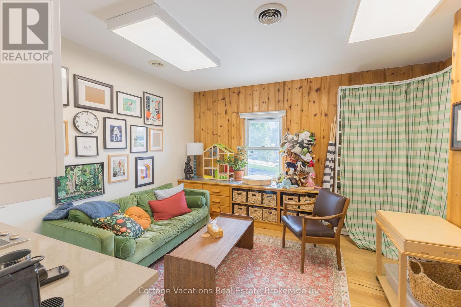 10 Brunel Road, Huntsville (Chaffey), ON