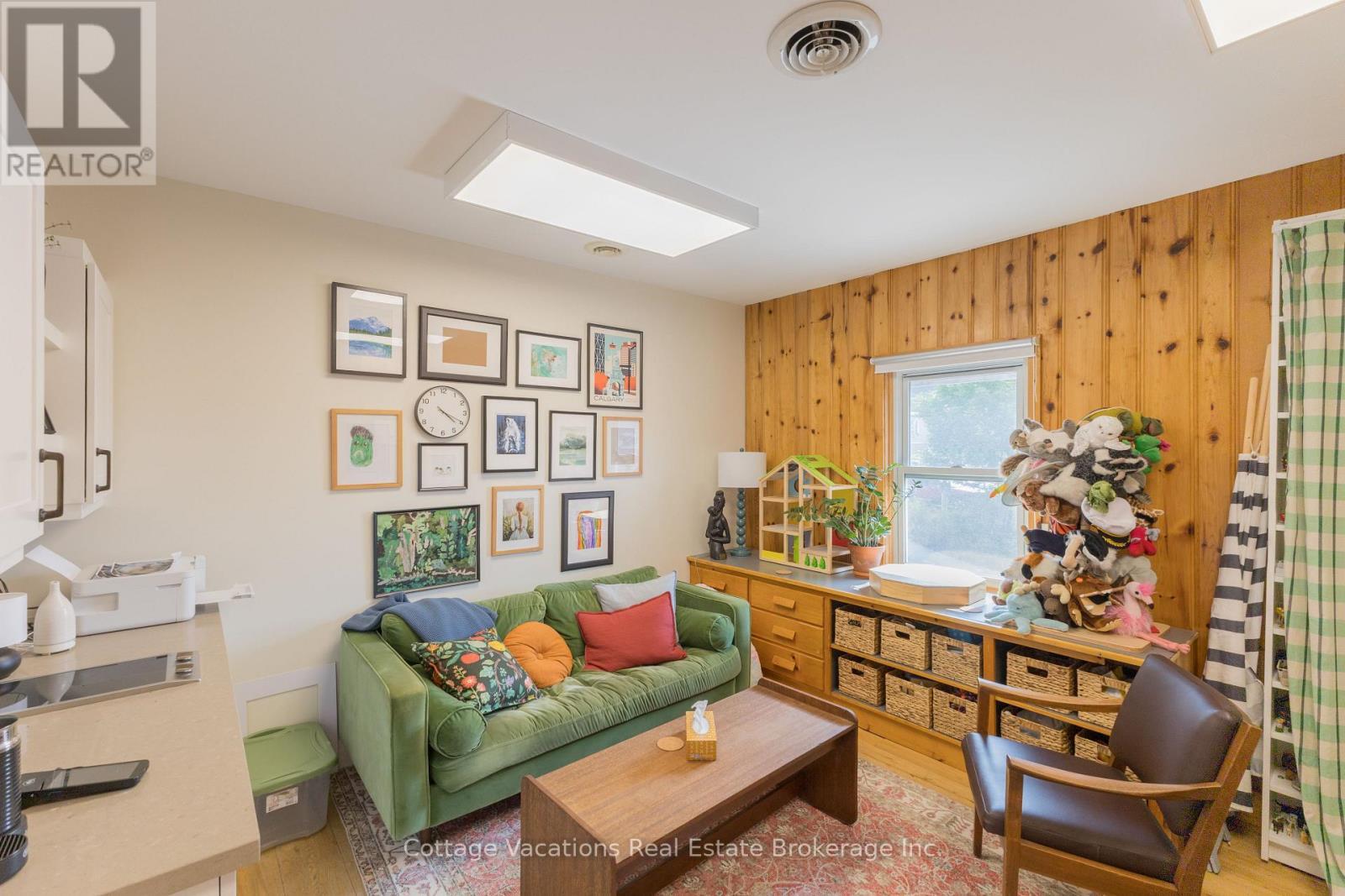 10 Brunel Road, Huntsville (Chaffey), ON