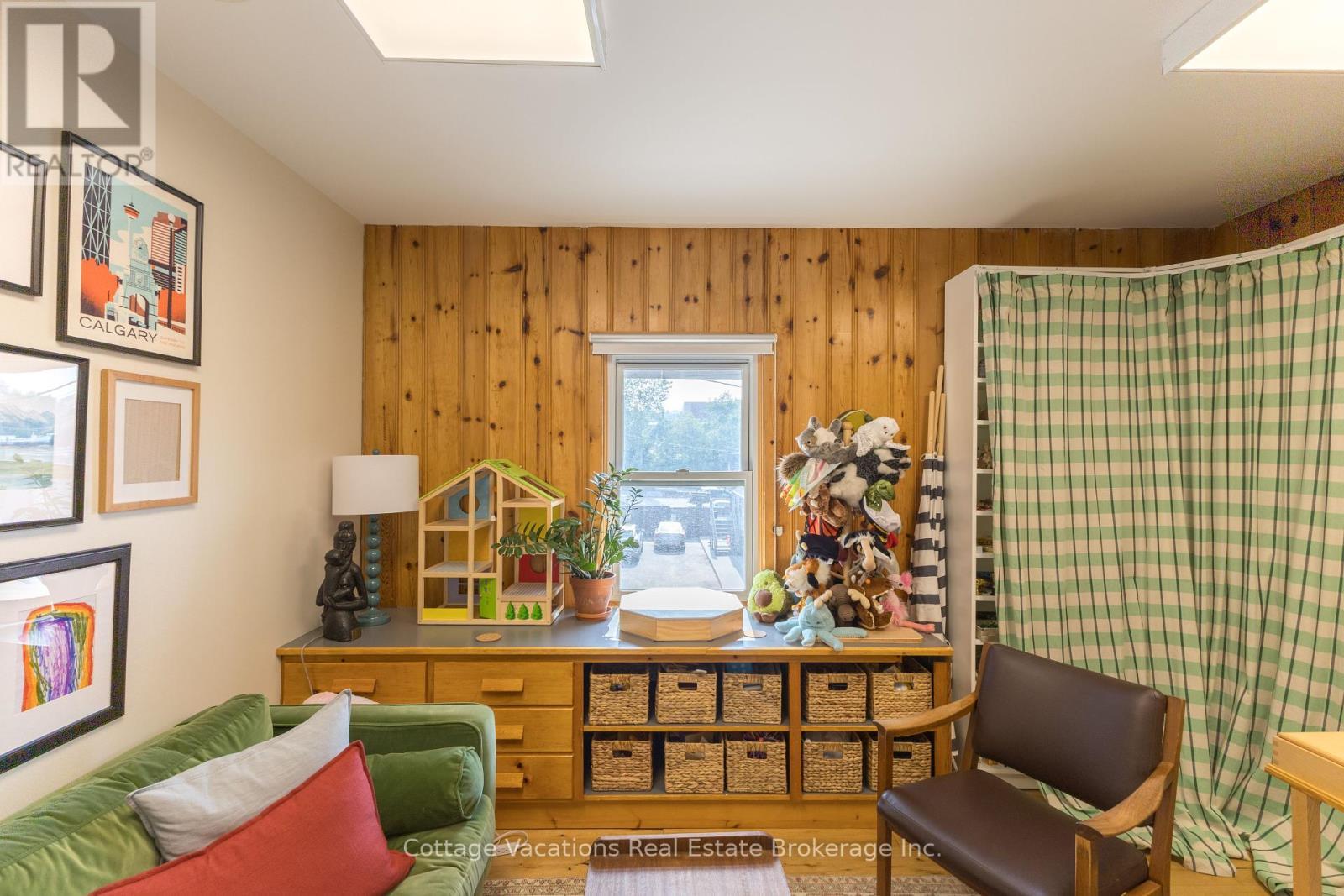 10 Brunel Road, Huntsville (Chaffey), ON