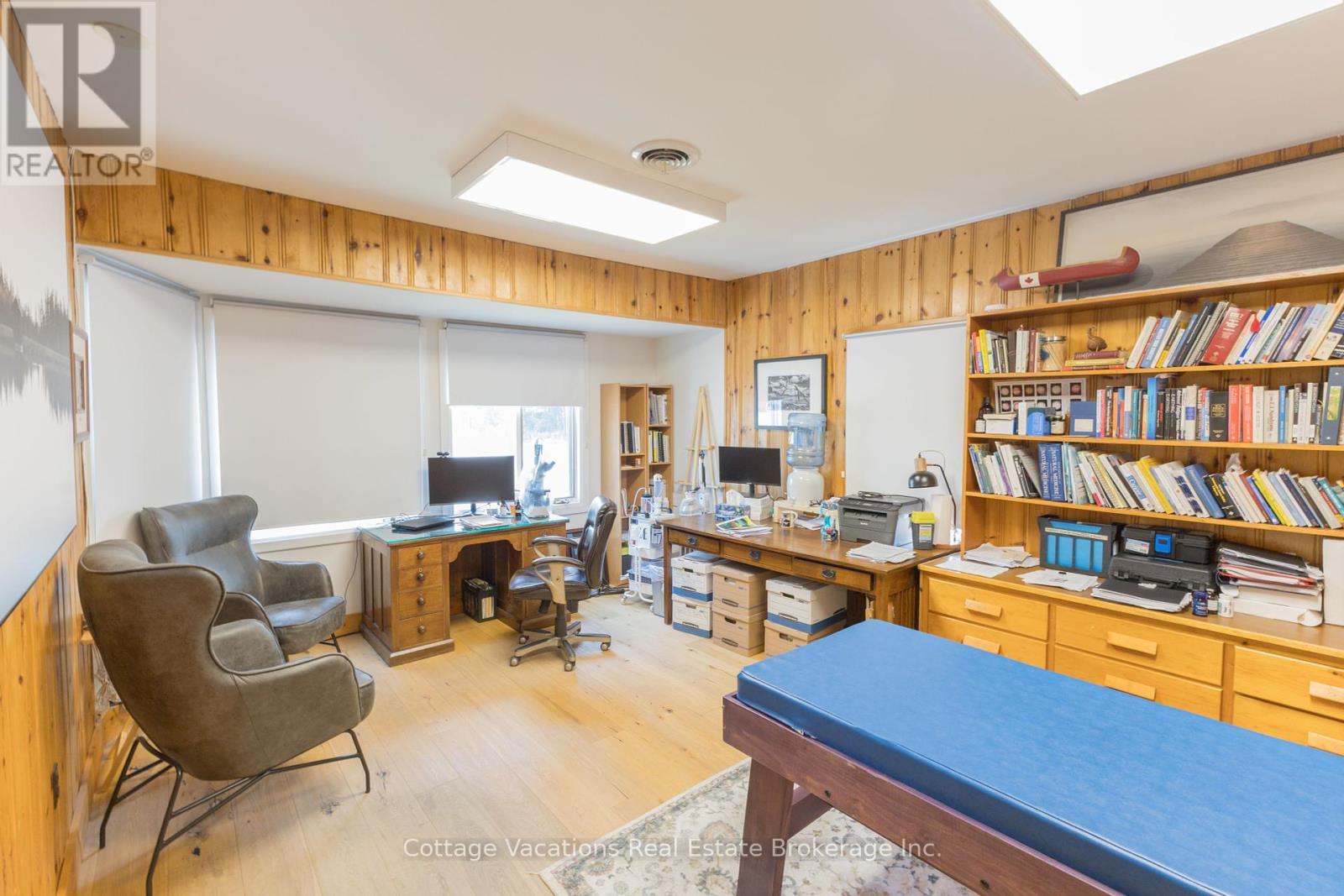 10 Brunel Road, Huntsville (Chaffey), ON