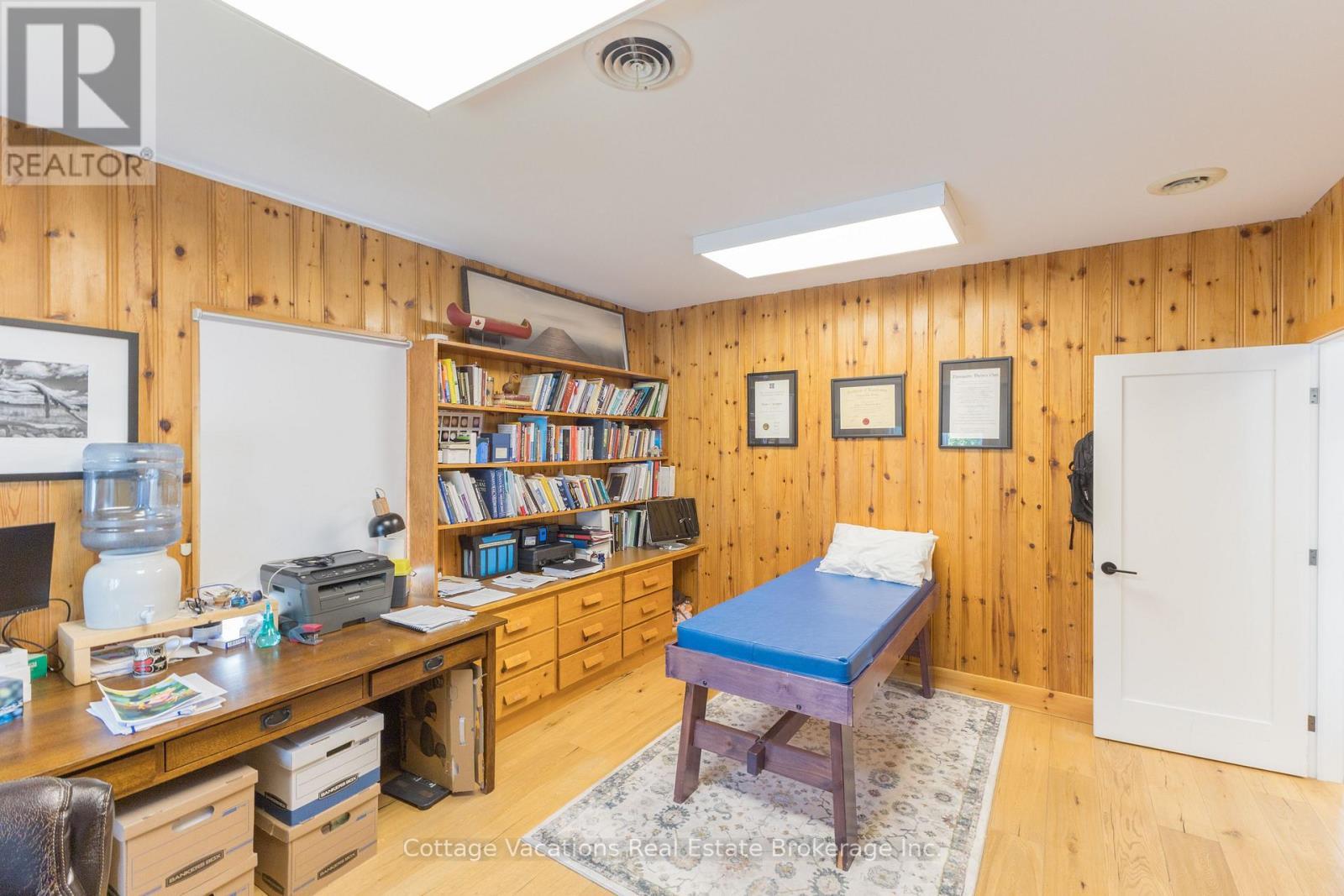 10 Brunel Road, Huntsville (Chaffey), ON