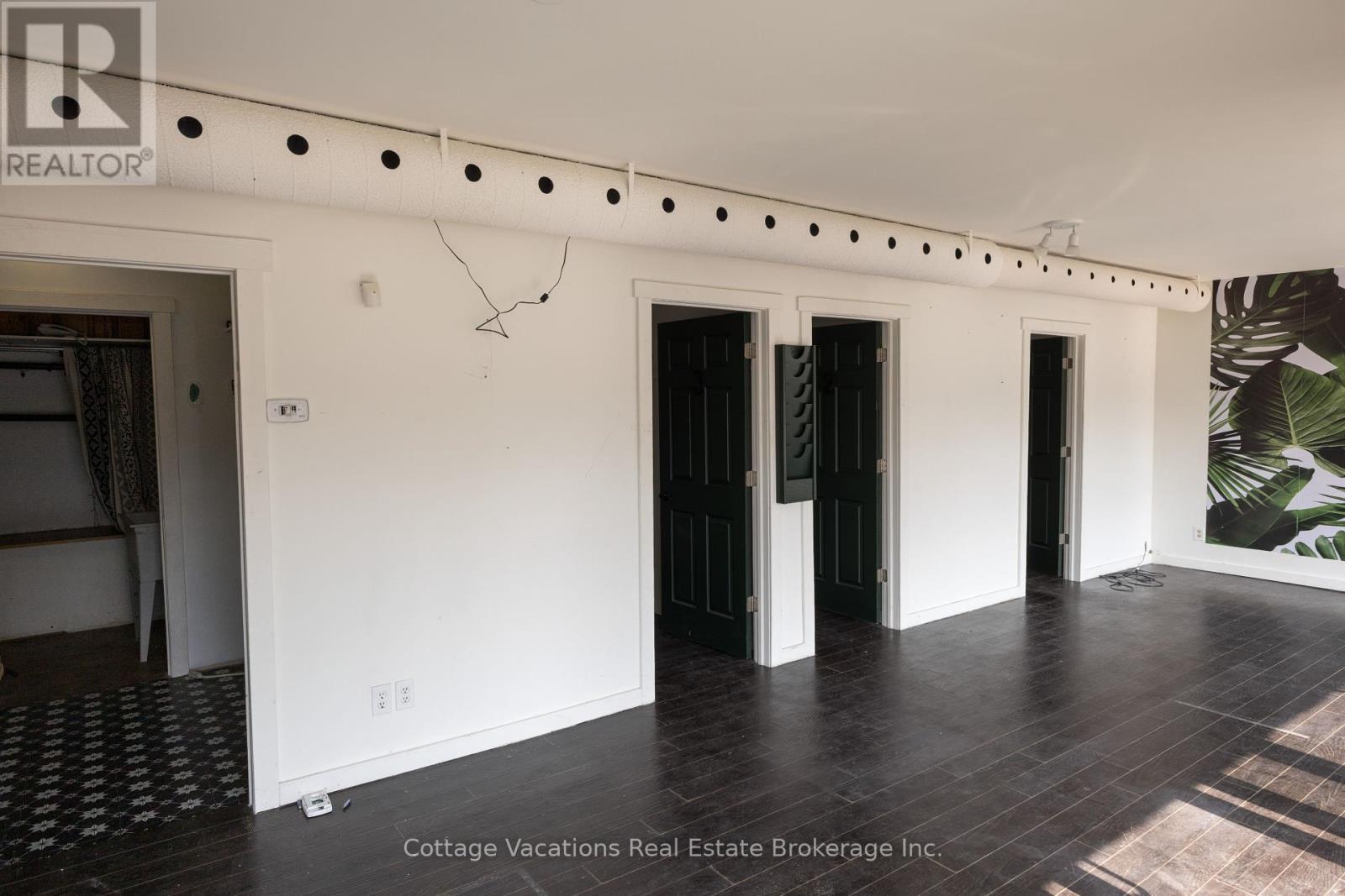 10 Brunel Road, Huntsville (Chaffey), ON