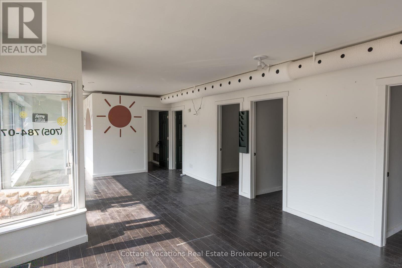 10 Brunel Road, Huntsville (Chaffey), ON