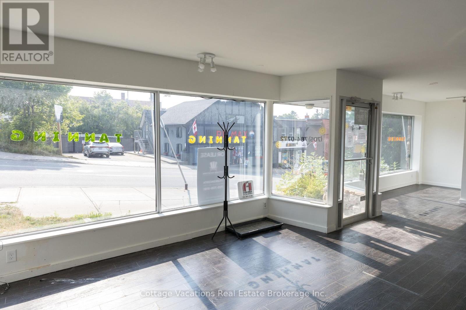 10 Brunel Road, Huntsville (Chaffey), ON