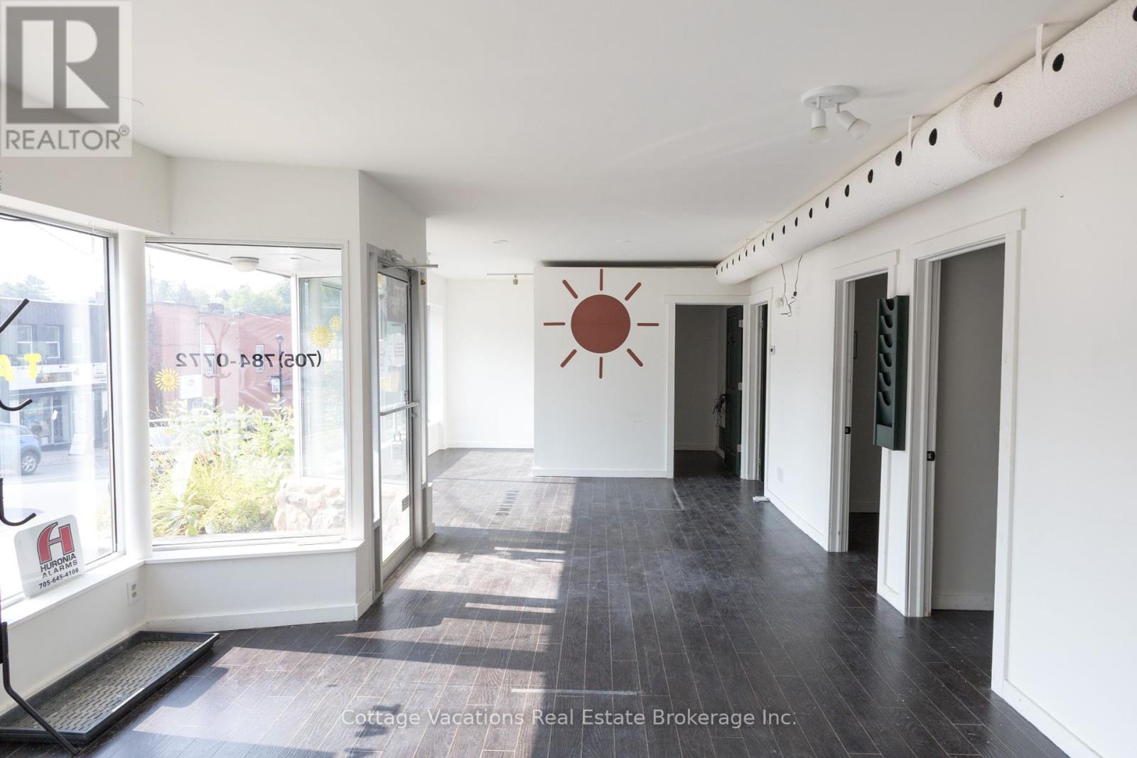 10 Brunel Road, Huntsville (Chaffey), ON