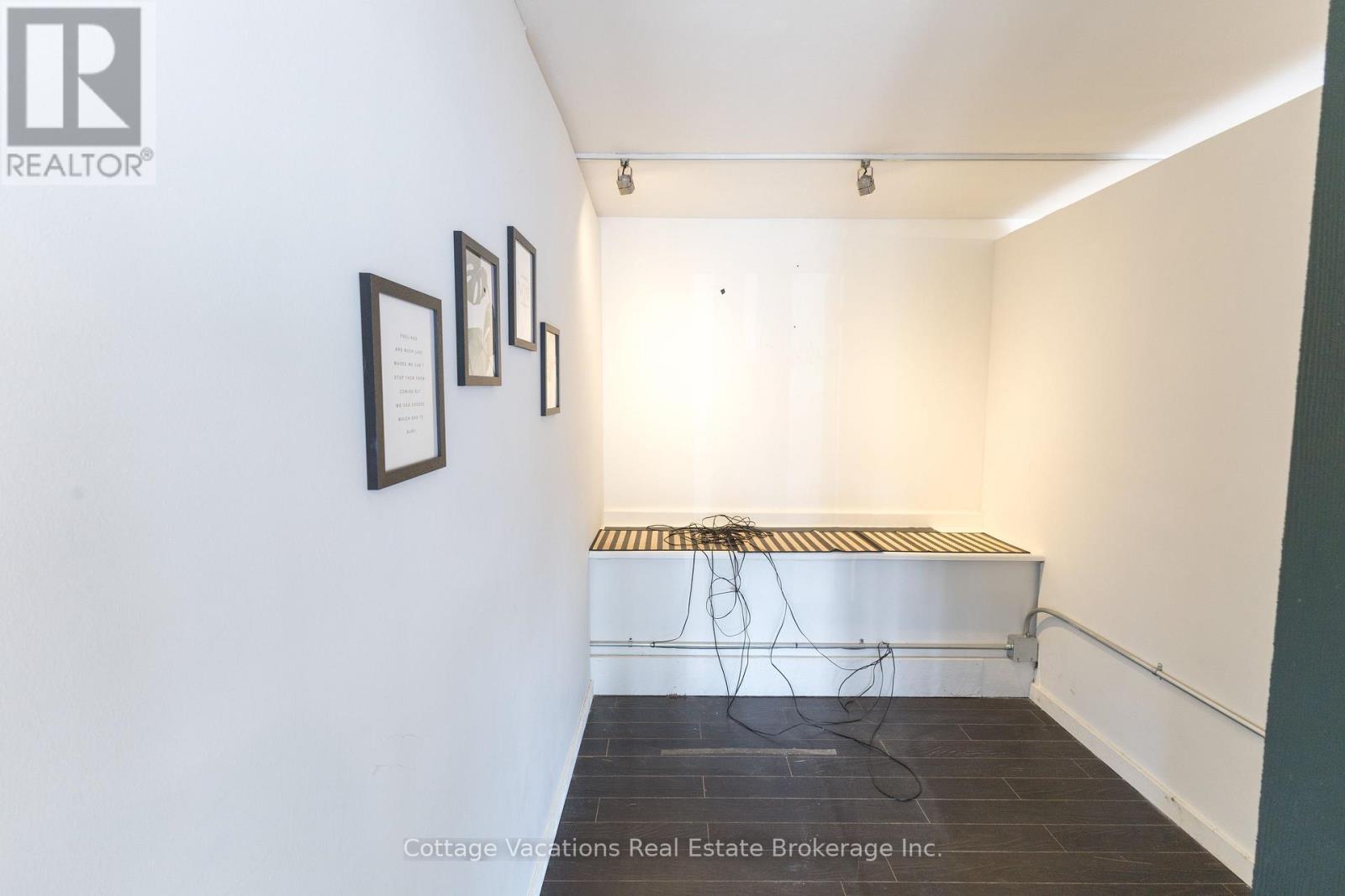 10 Brunel Road, Huntsville (Chaffey), ON