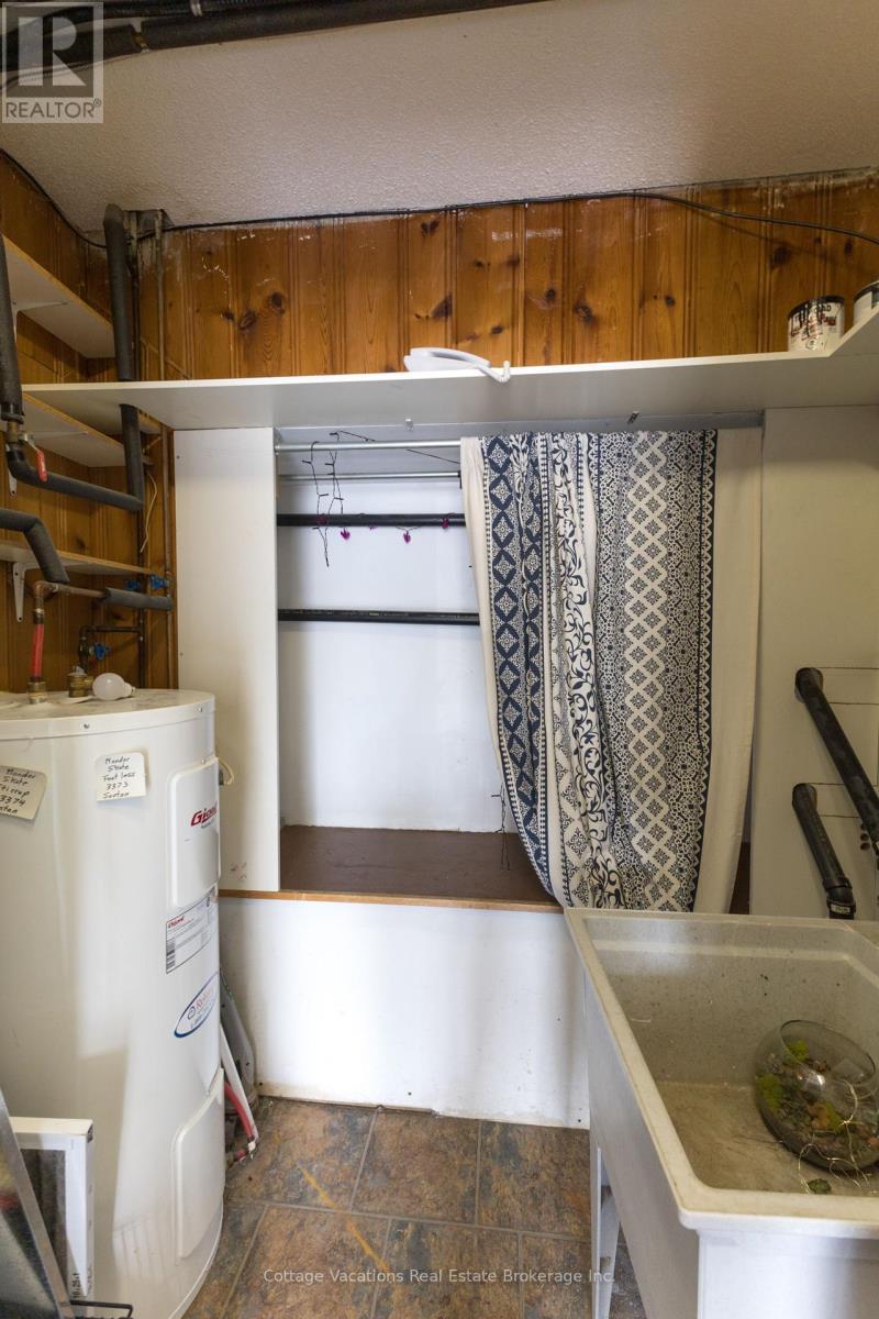 10 Brunel Road, Huntsville (Chaffey), ON