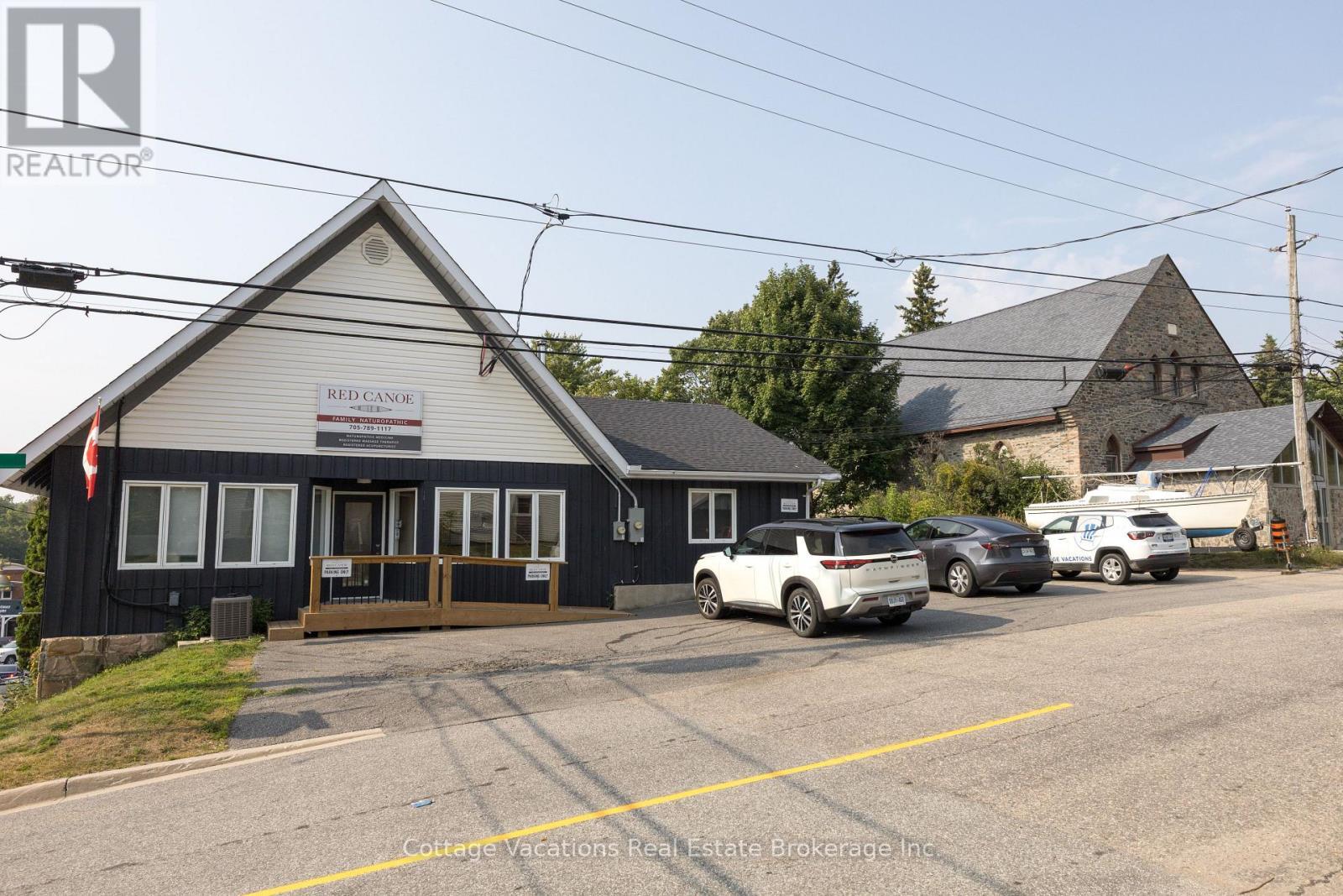 10 Brunel Road, Huntsville (Chaffey), ON