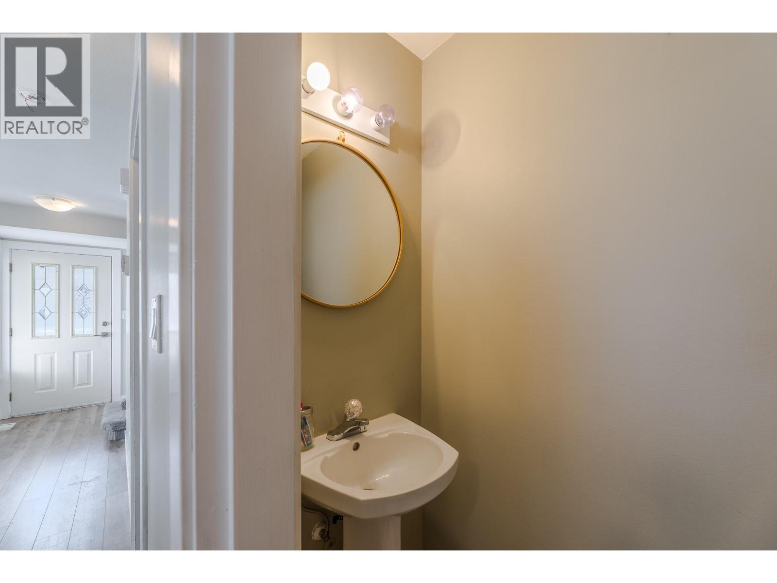 1458 Penticton Avenue Unit# 161, Penticton, BC - Indoor Photo Showing Bathroom
