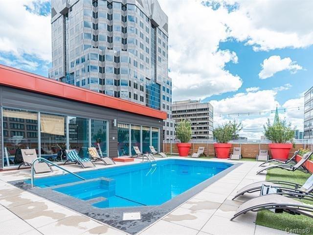 Piscine - 419-1200 Rue St-Alexandre, Montréal (Ville-Marie), QC - Outdoor With In Ground Pool
