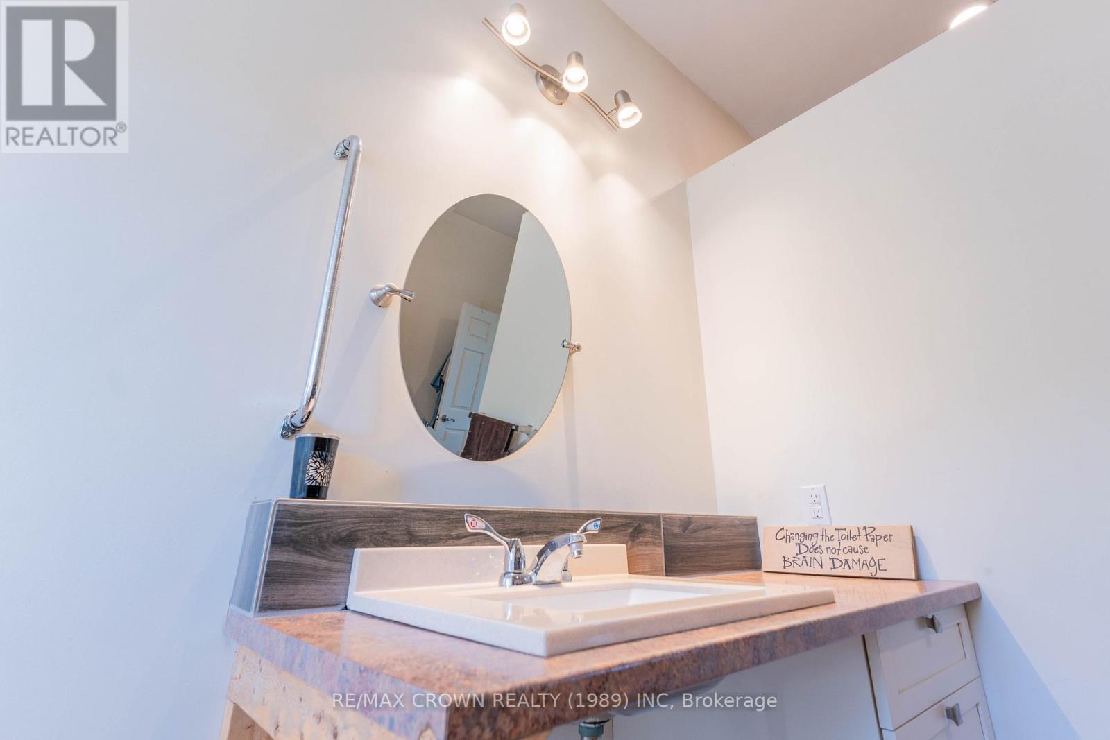 24 Shallow Lake Road W, Mattice-Val Cote, ON - Indoor Photo Showing Bathroom