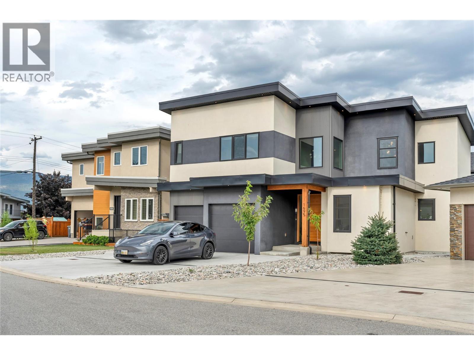 1695 Treffry Place, Summerland, BC - Outdoor With Facade