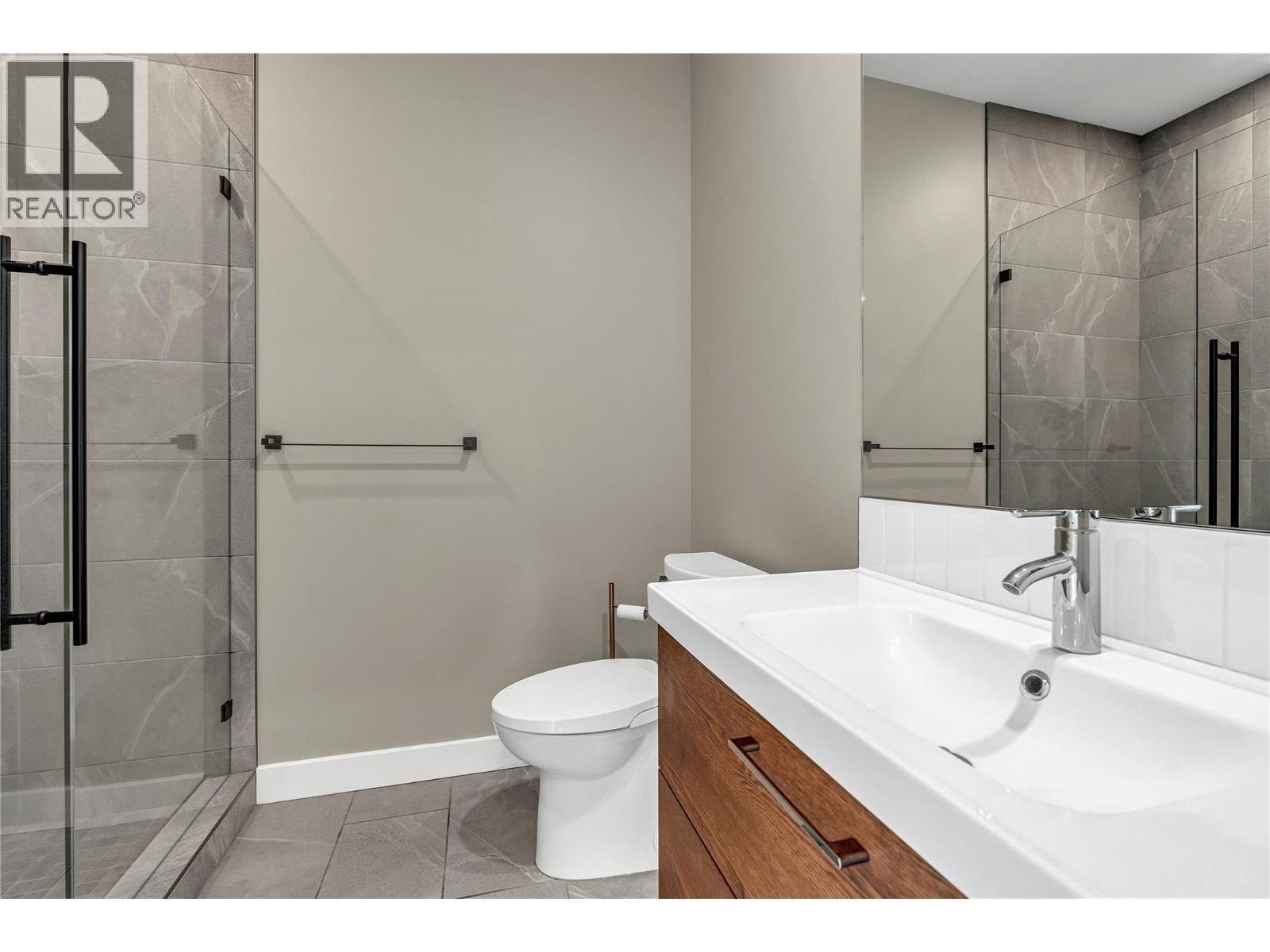 1695 Treffry Place, Summerland, BC - Indoor Photo Showing Bathroom