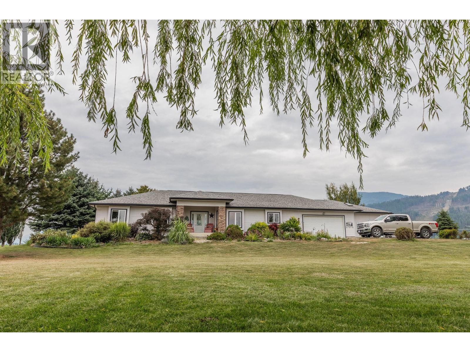 710 Indian Road, Creston, BC - Outdoor