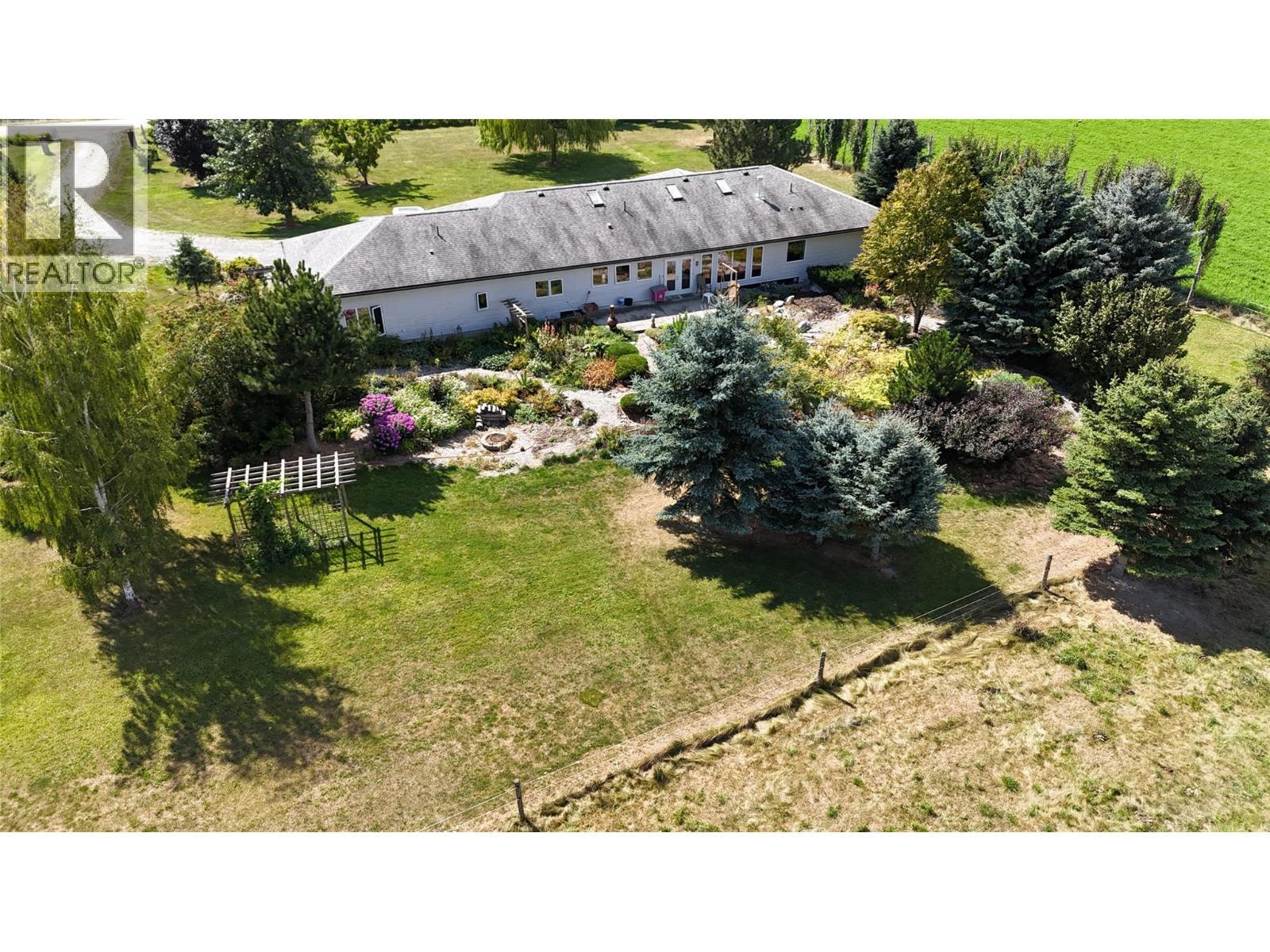 710 Indian Road, Creston, BC - Outdoor