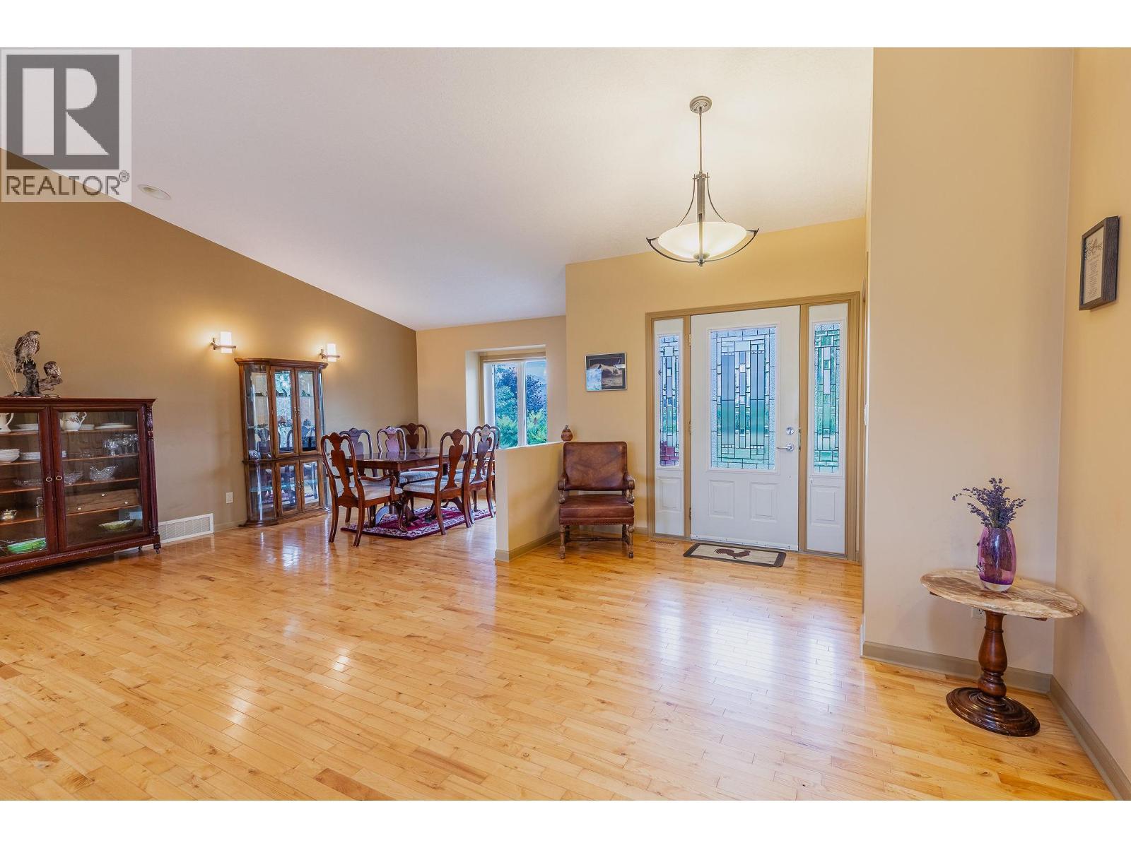 710 Indian Road, Creston, BC - Indoor