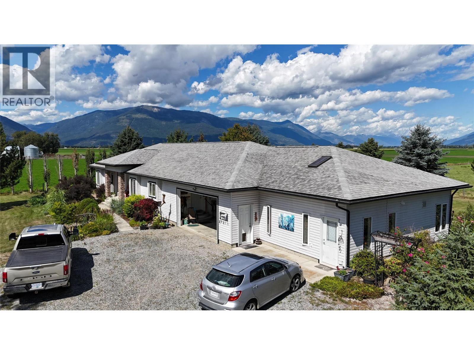 710 Indian Road, Creston, BC - Outdoor With View